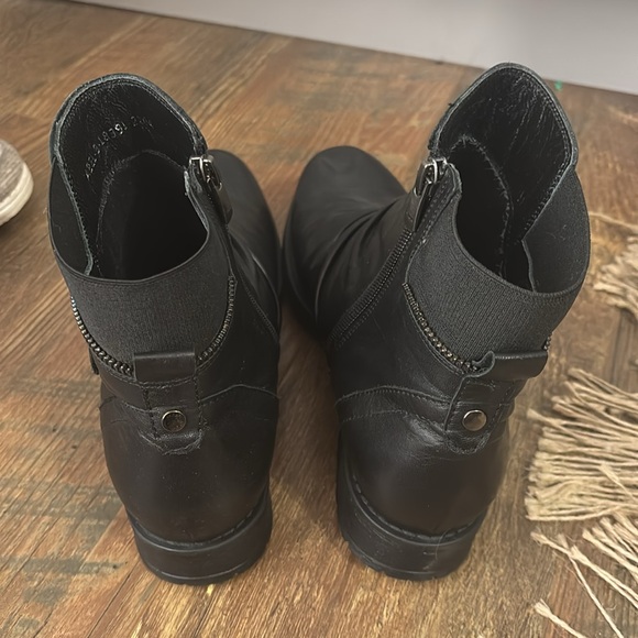 Spring Step Black Booties - Picture 3 of 4